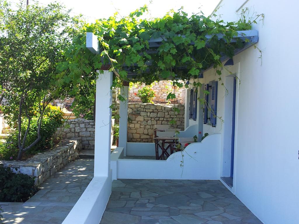 Narkissos Studios Alikí Rum bild
